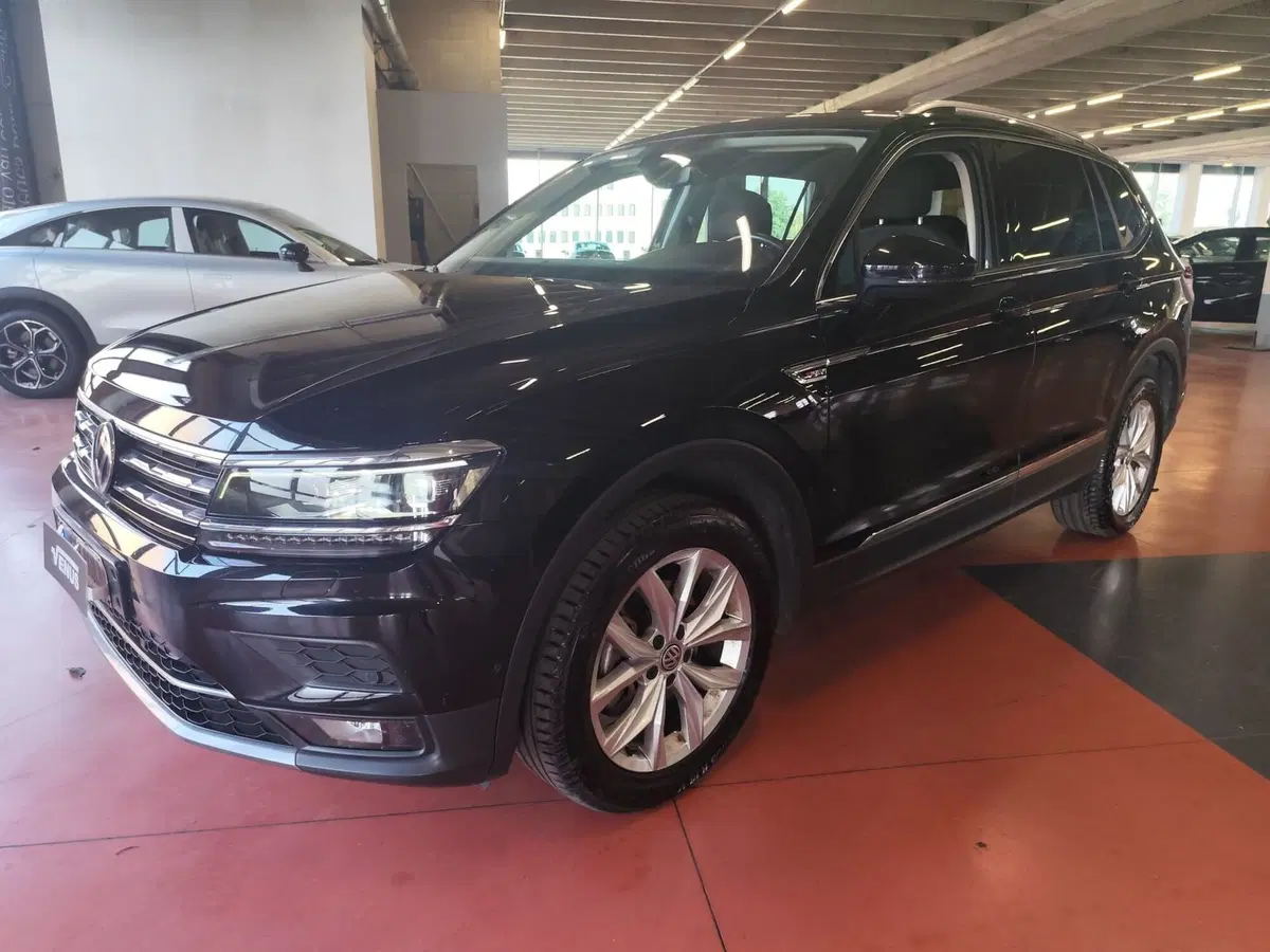 Volkswagen Tiguan usata a Milano (2)