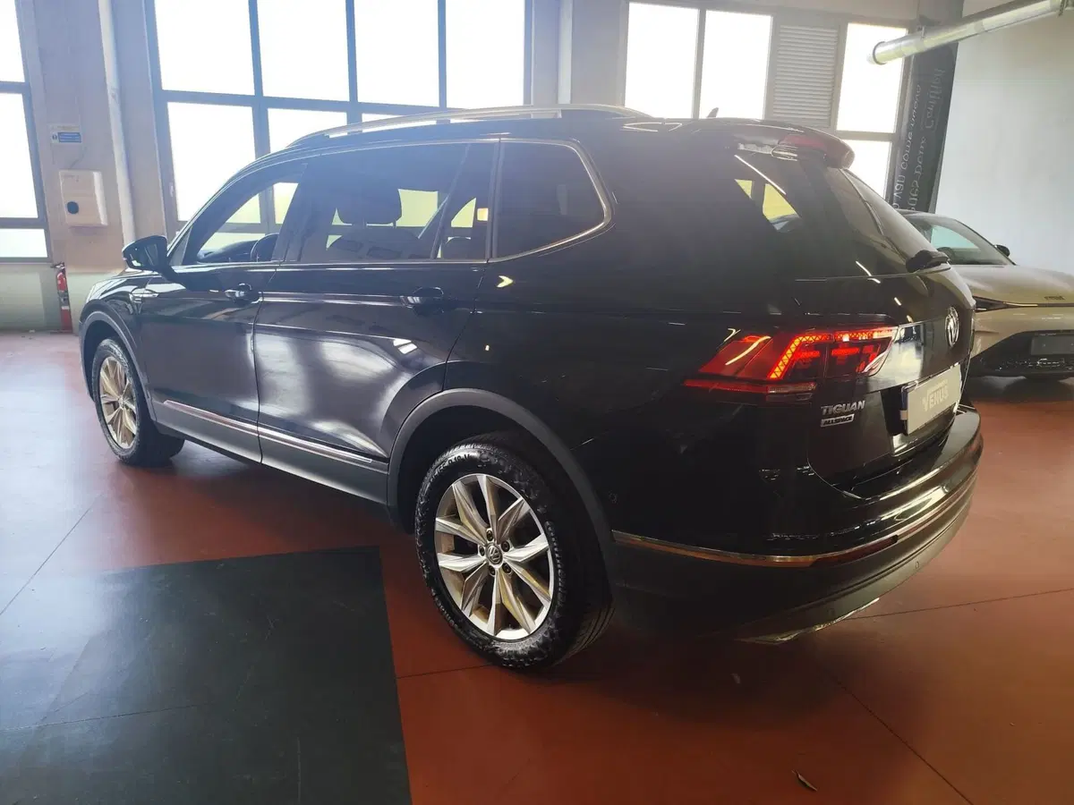 Volkswagen Tiguan usata a Milano (4)