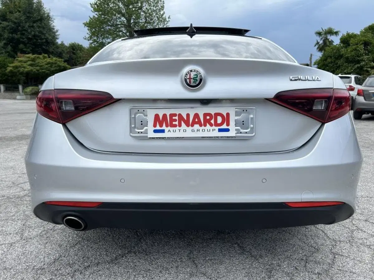 Alfa Romeo Giulia usata a Cuneo (4)