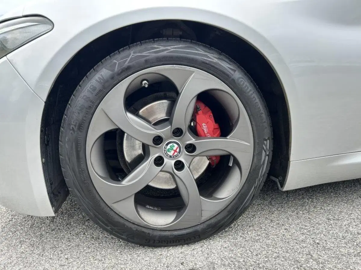 Alfa Romeo Giulia usata a Cuneo (6)