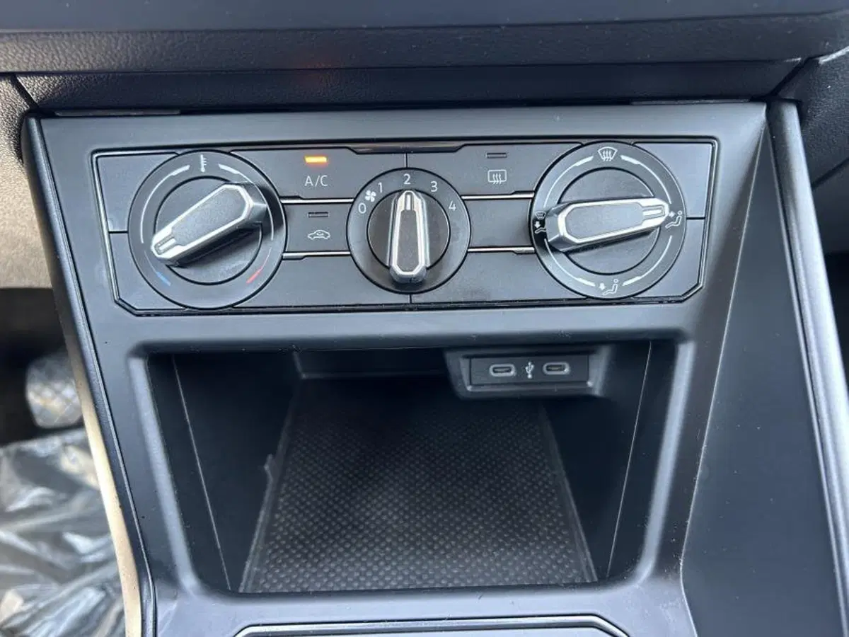 Volkswagen Taigo usata a Cuneo (13)