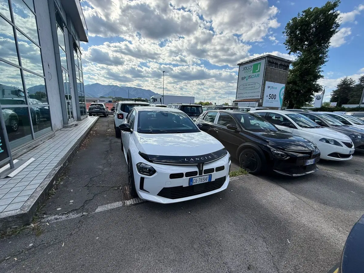 Lancia Ypsilon usata a Frosinone (12)