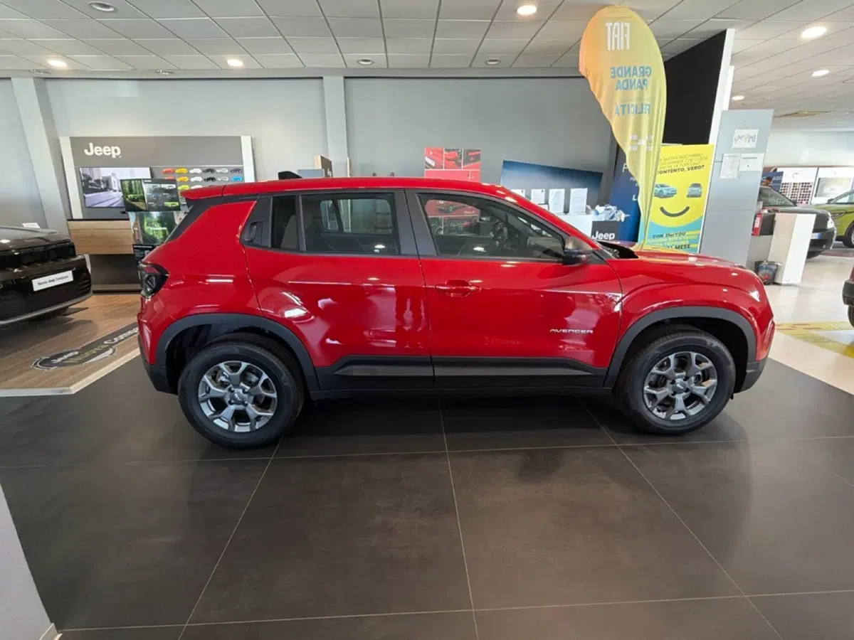 Jeep Avenger nuova a Palermo (14)