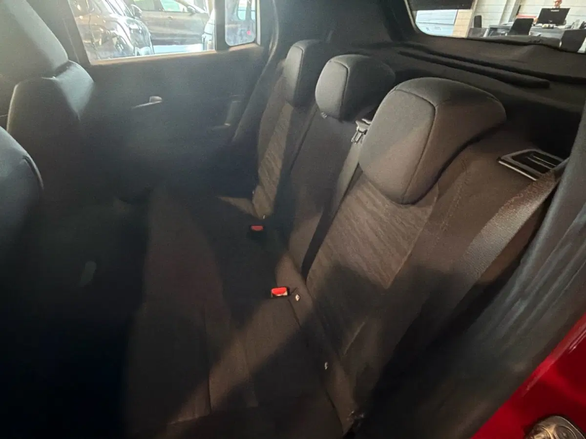 Jeep Avenger nuova a Palermo (9)