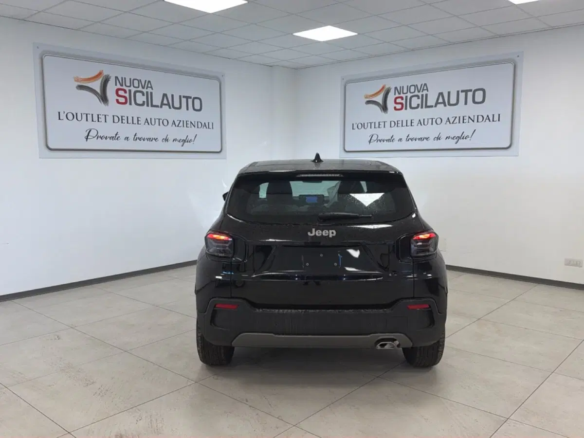 Jeep Avenger nuova a Palermo (16)