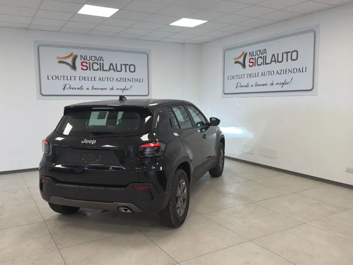 Jeep Avenger nuova a Palermo (17)
