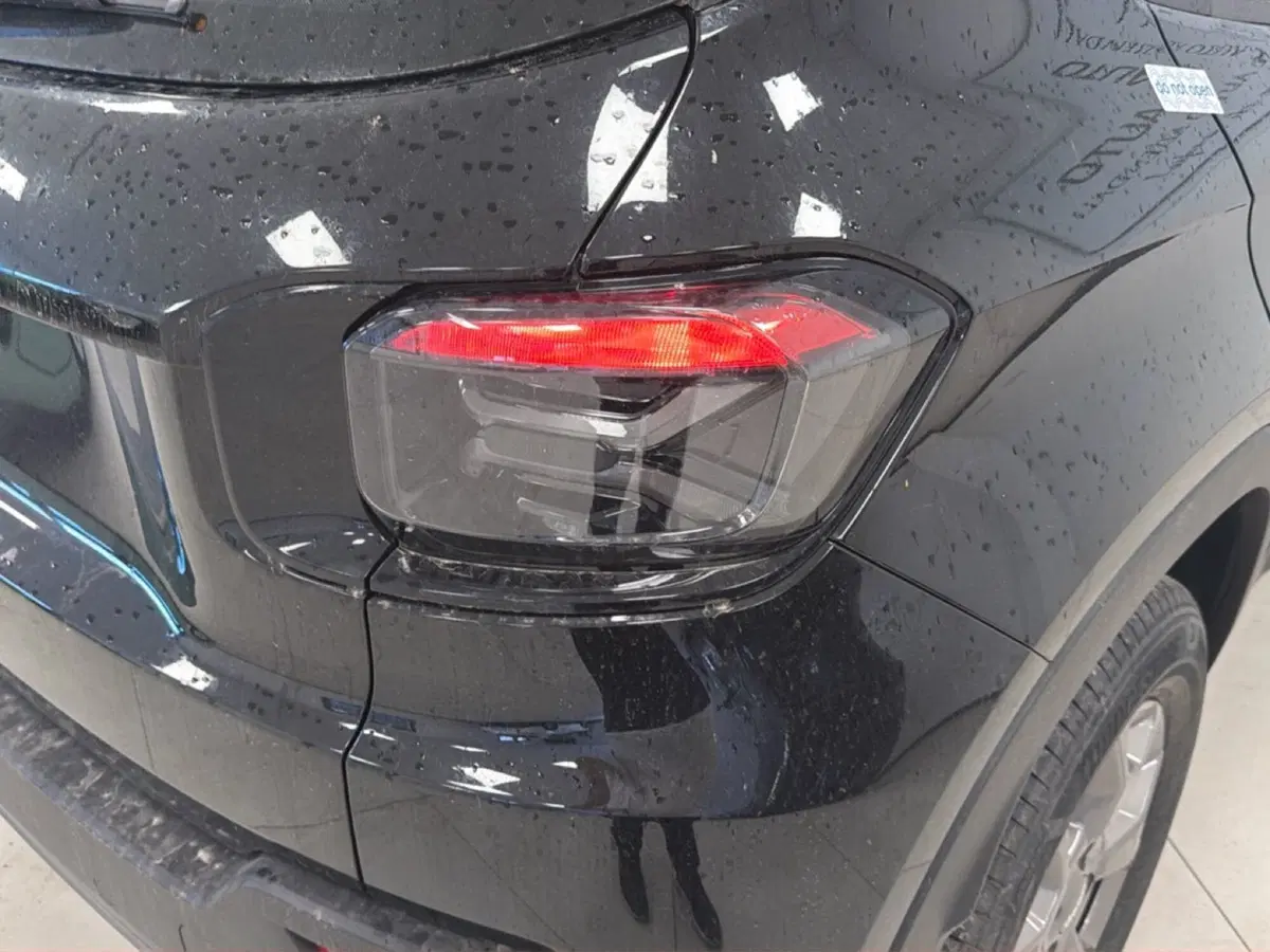 Jeep Avenger nuova a Palermo (19)