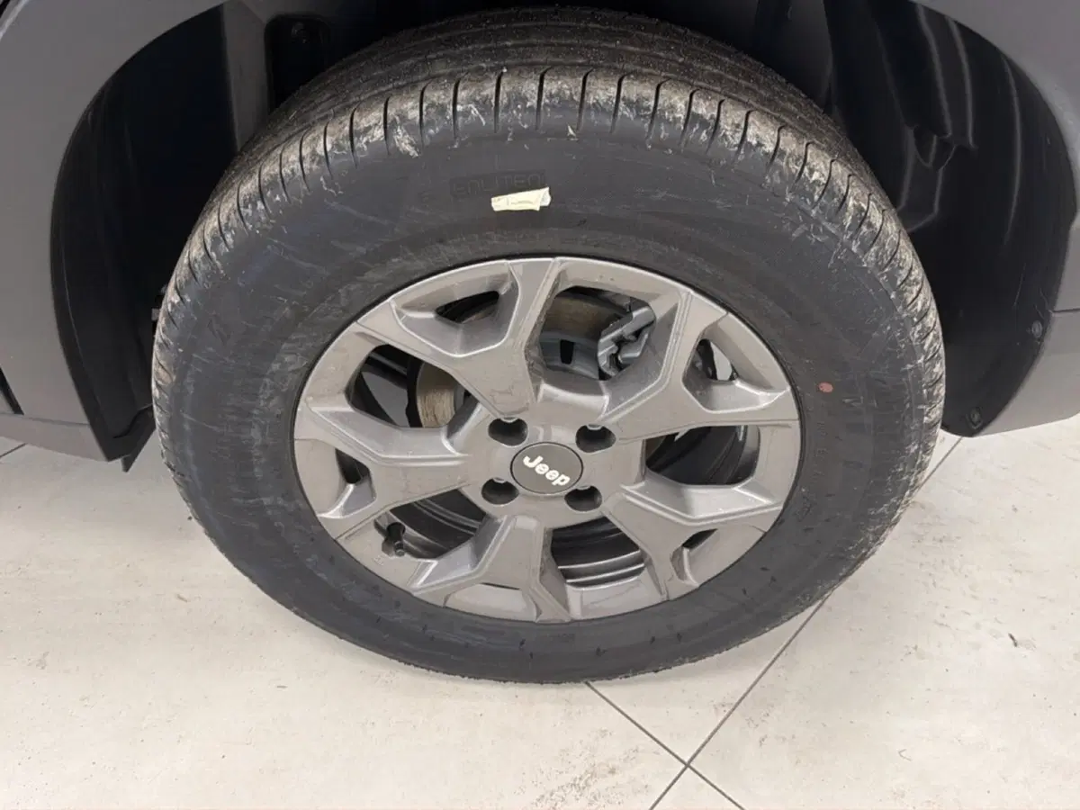 Jeep Avenger nuova a Palermo (5)