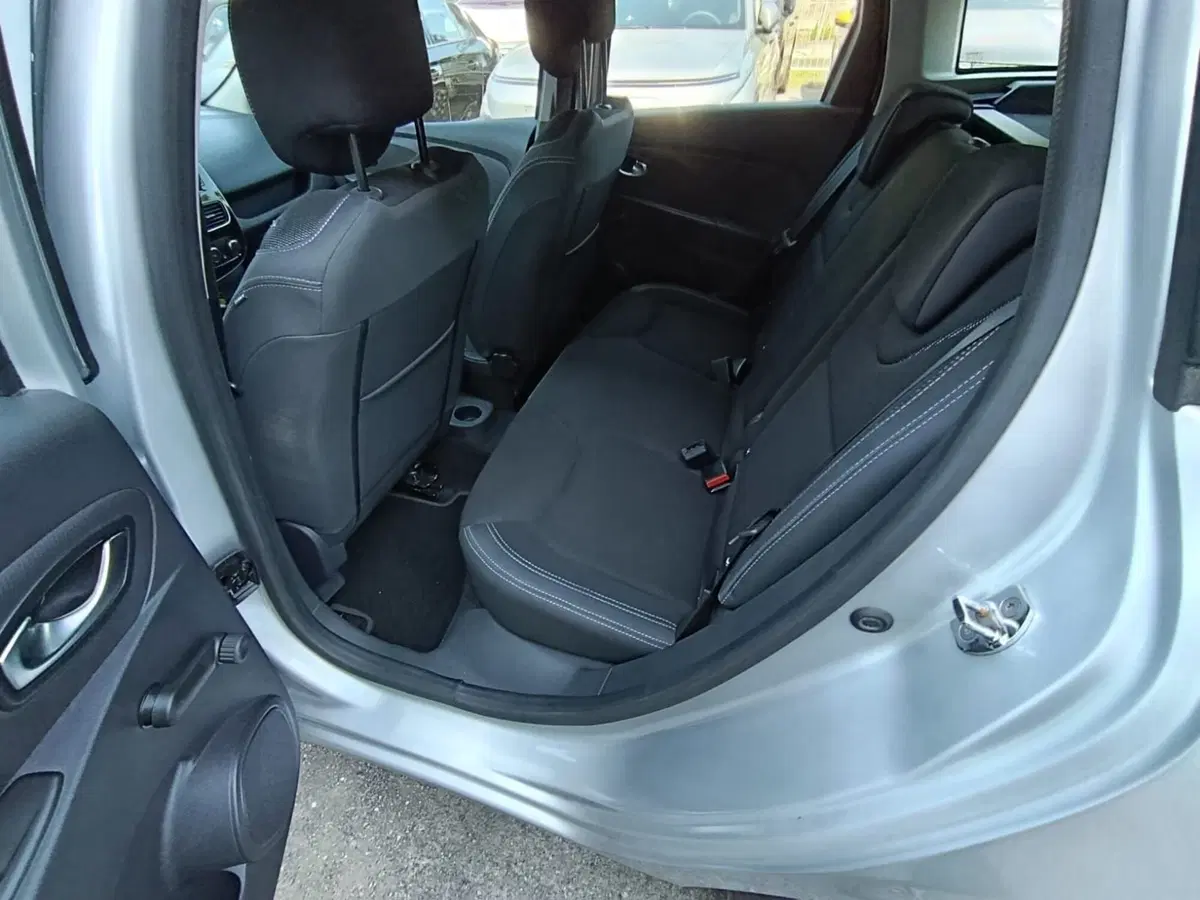 Renault Clio Sporter usata a Massa-Carrara (19)