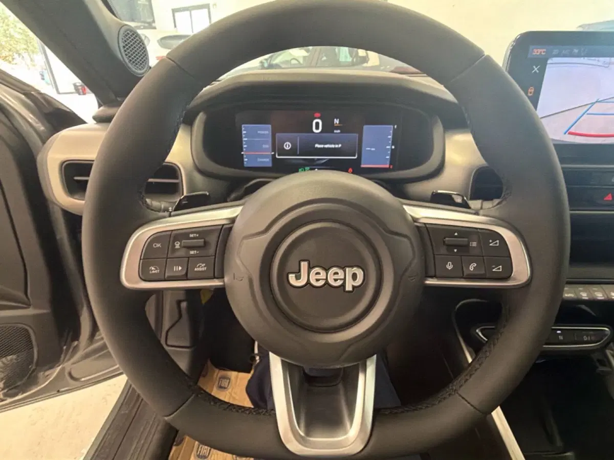 Jeep Avenger nuova a Palermo (13)