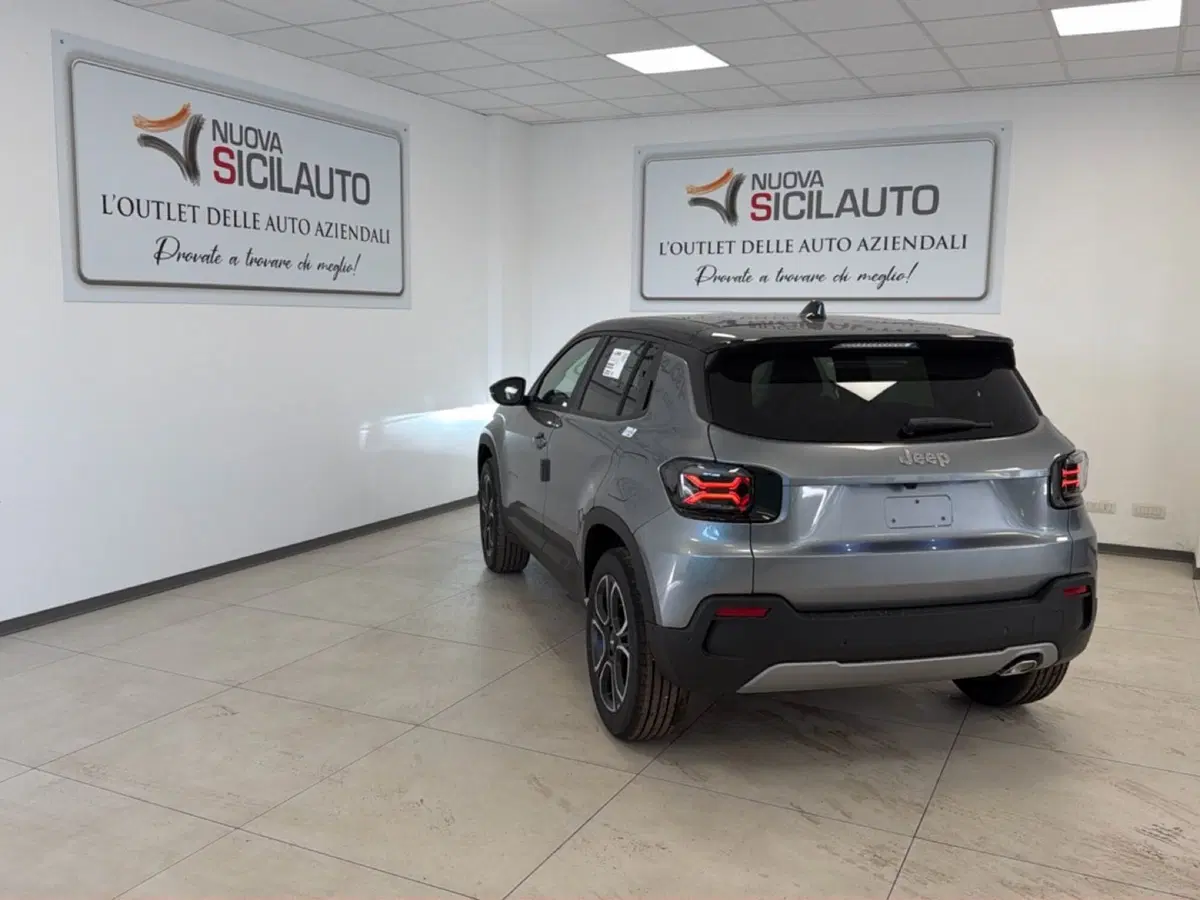 Jeep Avenger nuova a Palermo (16)