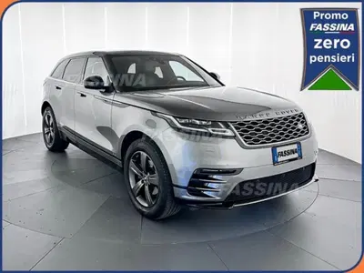 Land Rover Range Rover Velar 2.0D I4 240 CV R-Dynamic S del 2019 usata a Milano