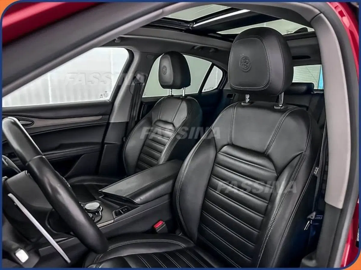 Alfa Romeo Stelvio usata a Milano (8)