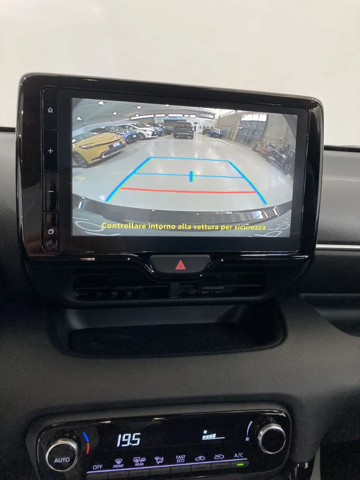 Toyota Yaris nuova a Barletta-Andria-Trani (13)
