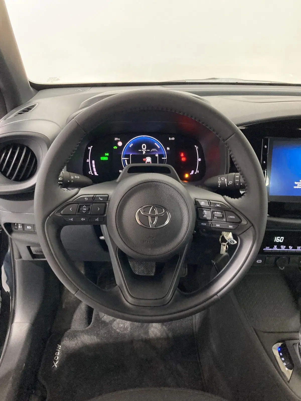 Toyota Aygo X nuova a Barletta-Andria-Trani (10)