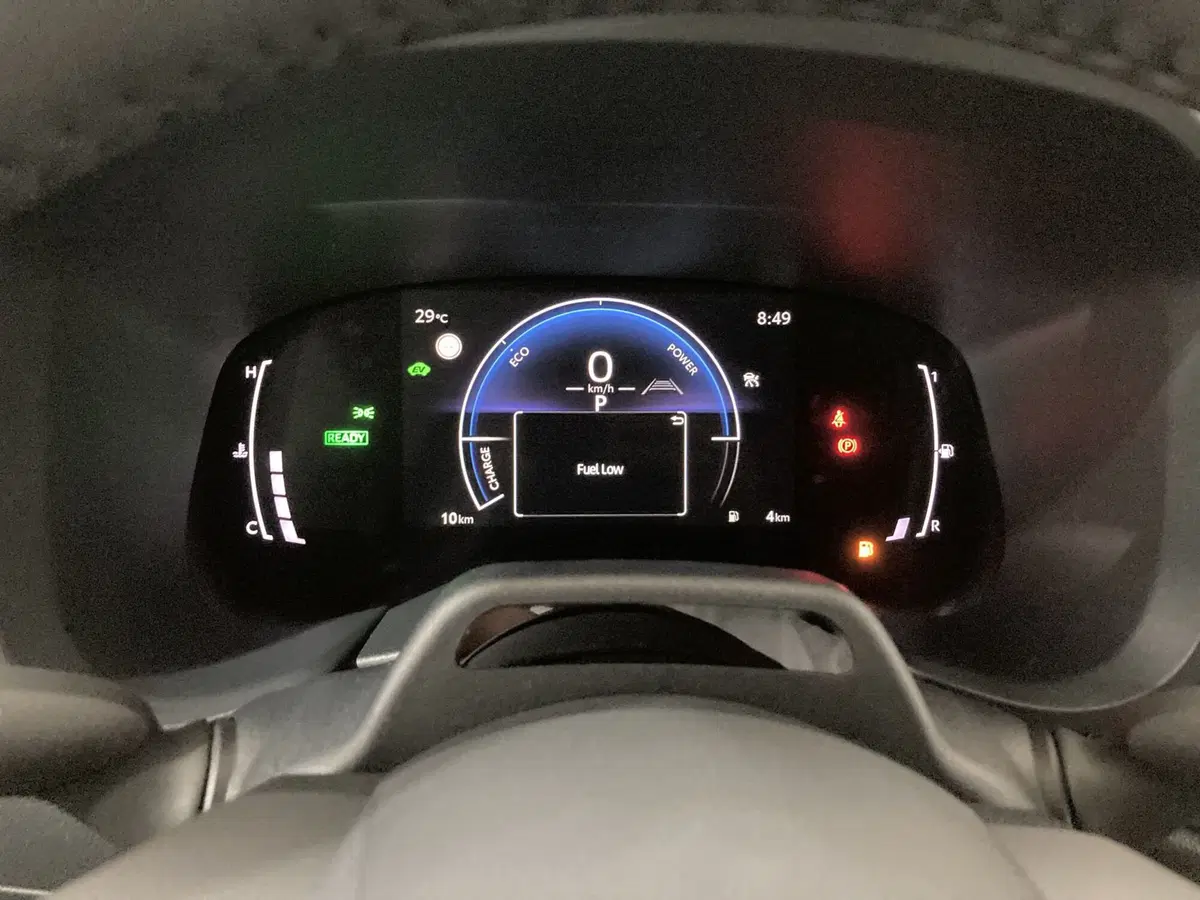 Toyota Aygo X nuova a Barletta-Andria-Trani (11)