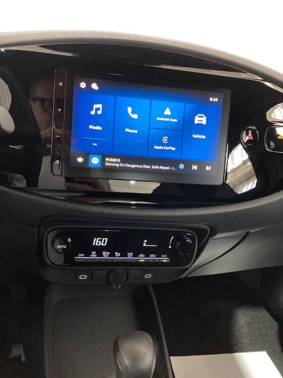 Toyota Aygo X nuova a Barletta-Andria-Trani (12)
