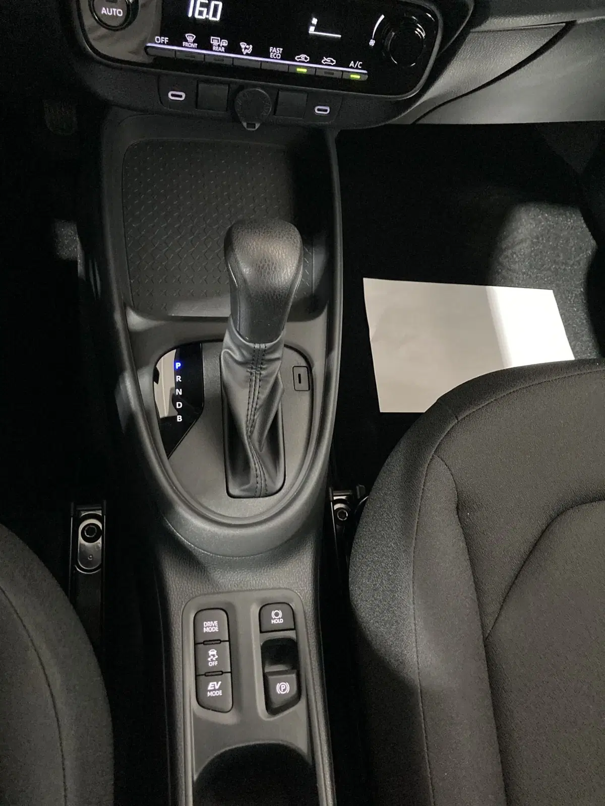 Toyota Aygo X nuova a Barletta-Andria-Trani (13)