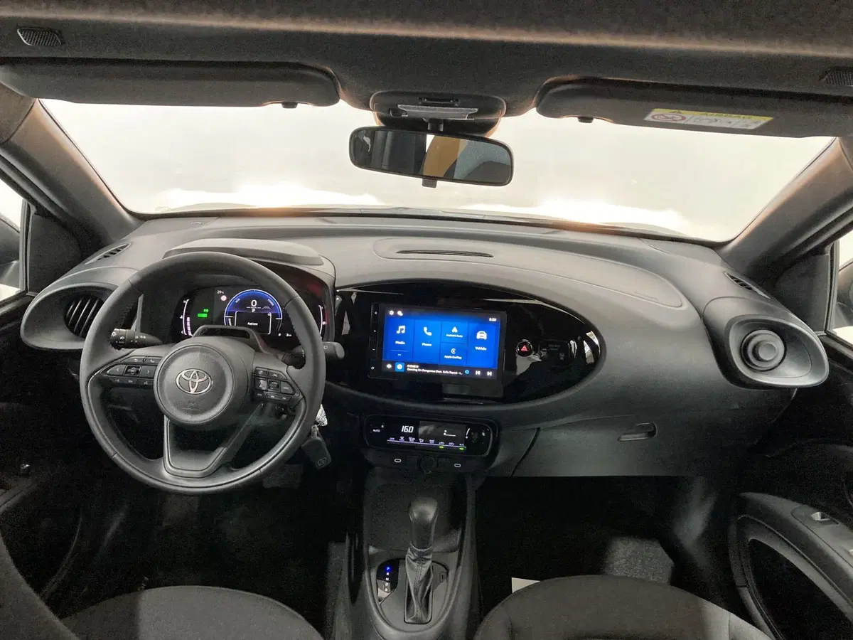 Toyota Aygo X nuova a Barletta-Andria-Trani (15)