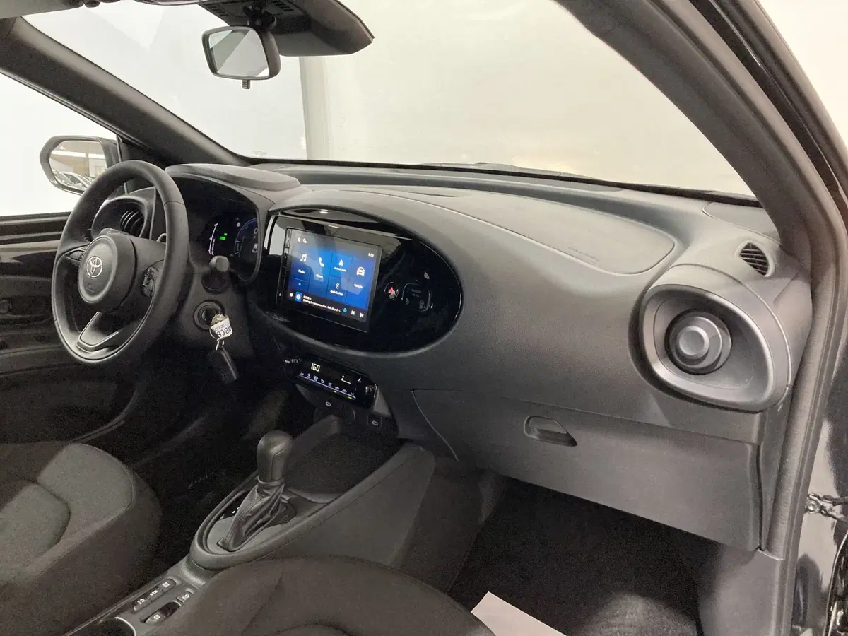 Toyota Aygo X nuova a Barletta-Andria-Trani (16)