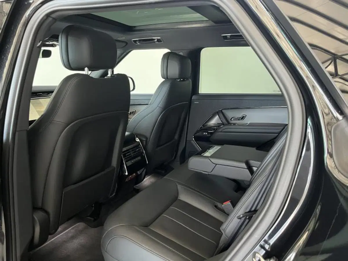 Land Rover Range Rover Sport usata a Venezia (12)