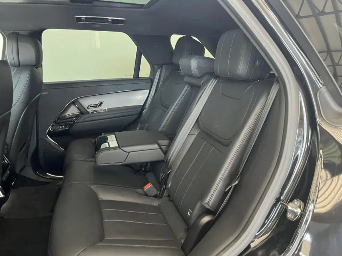 Land Rover Range Rover Sport usata a Venezia (16)