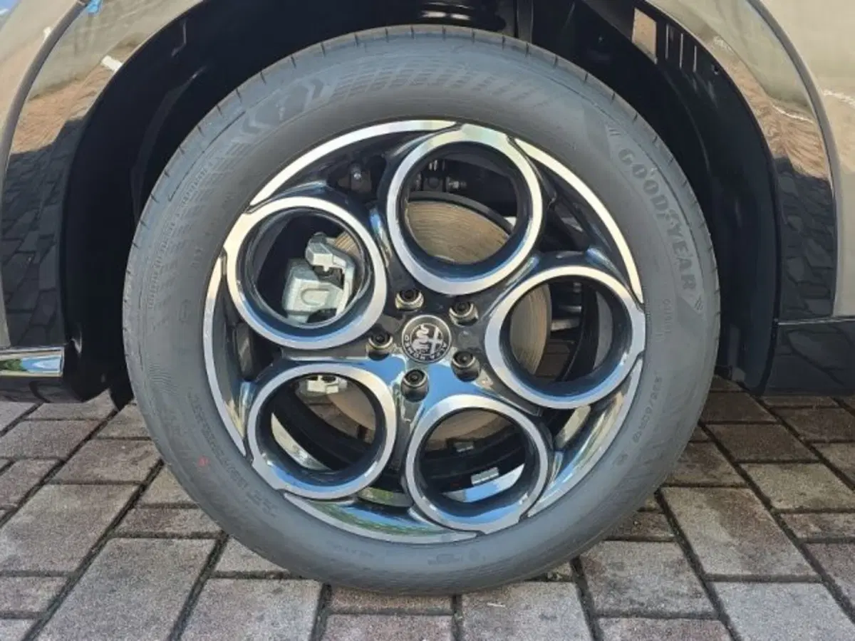 Alfa Romeo Tonale nuova a Monza e Brianza (13)