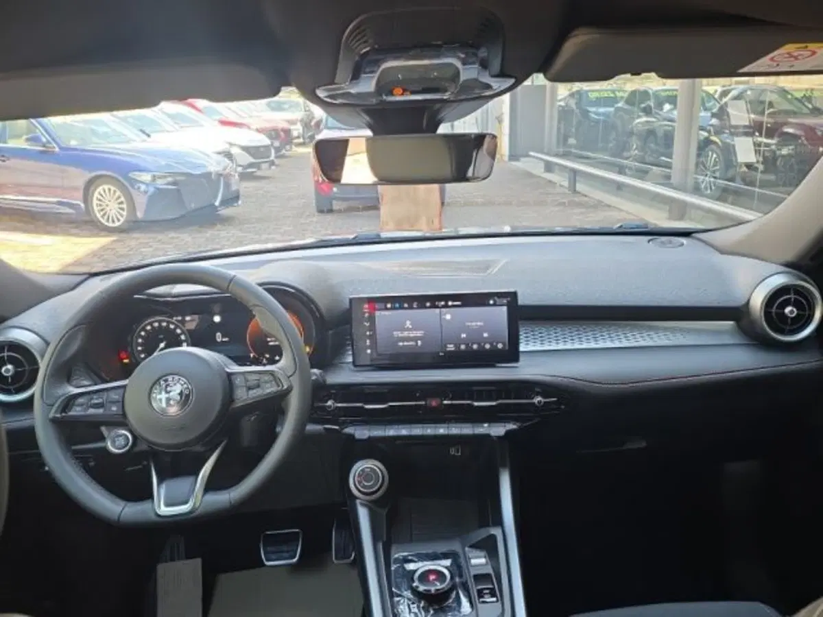 Alfa Romeo Tonale nuova a Monza e Brianza (8)