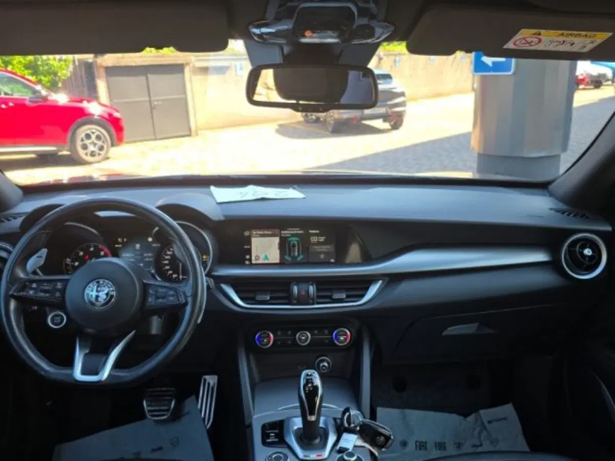 Alfa Romeo Stelvio usata a Monza e Brianza (8)