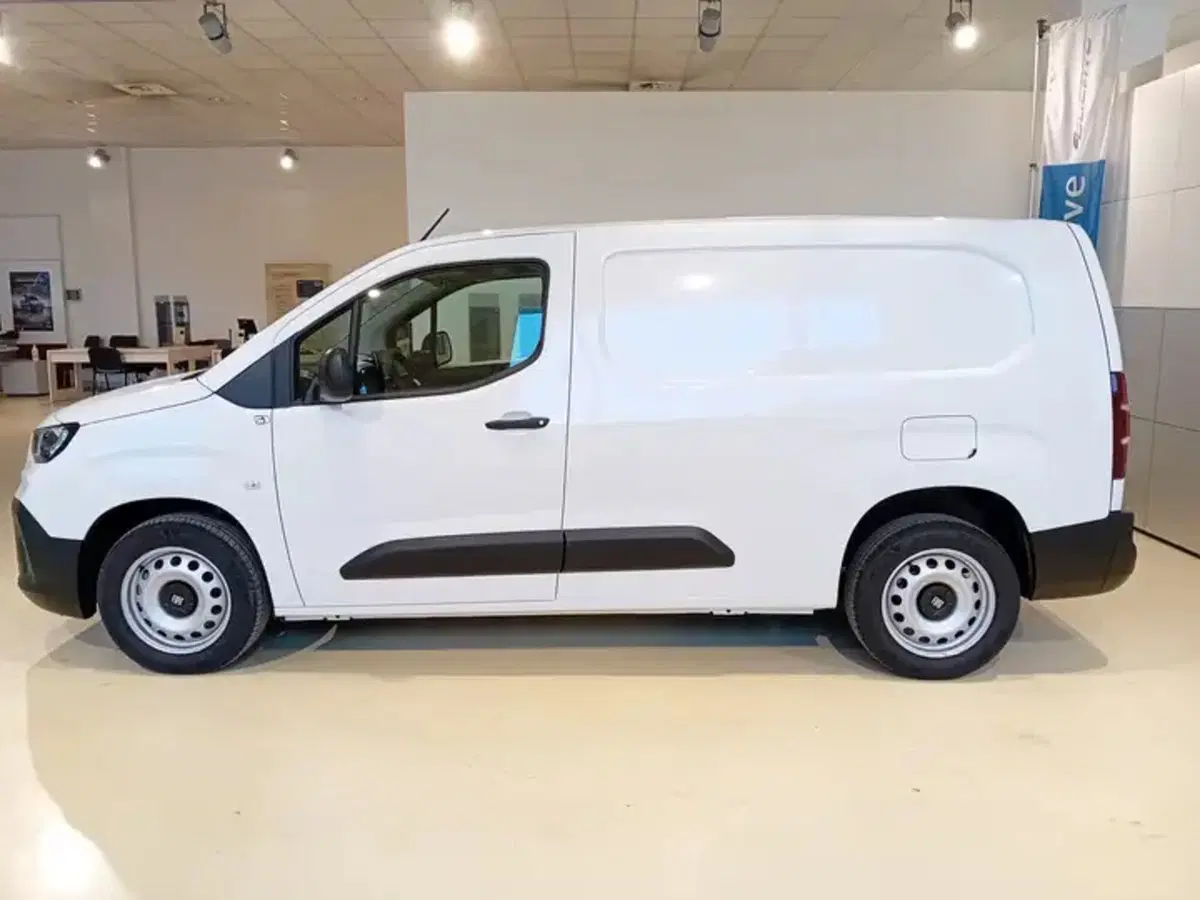 Fiat Doblò Furgone nuova a Milano (5)