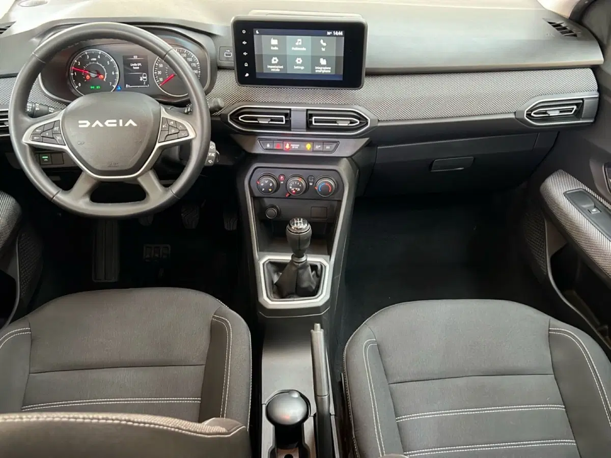 Dacia Sandero Streetway usata a Roma (11)