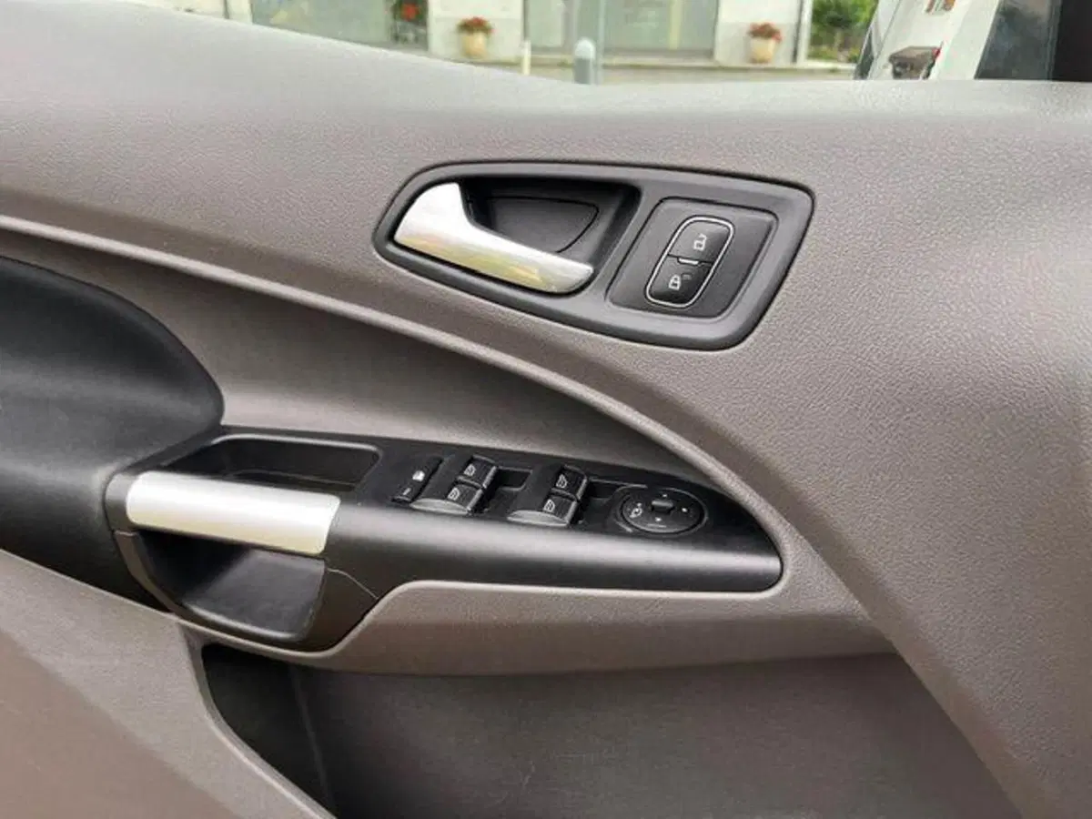 Ford C-Max usata a Verbano Cusio Ossola (19)