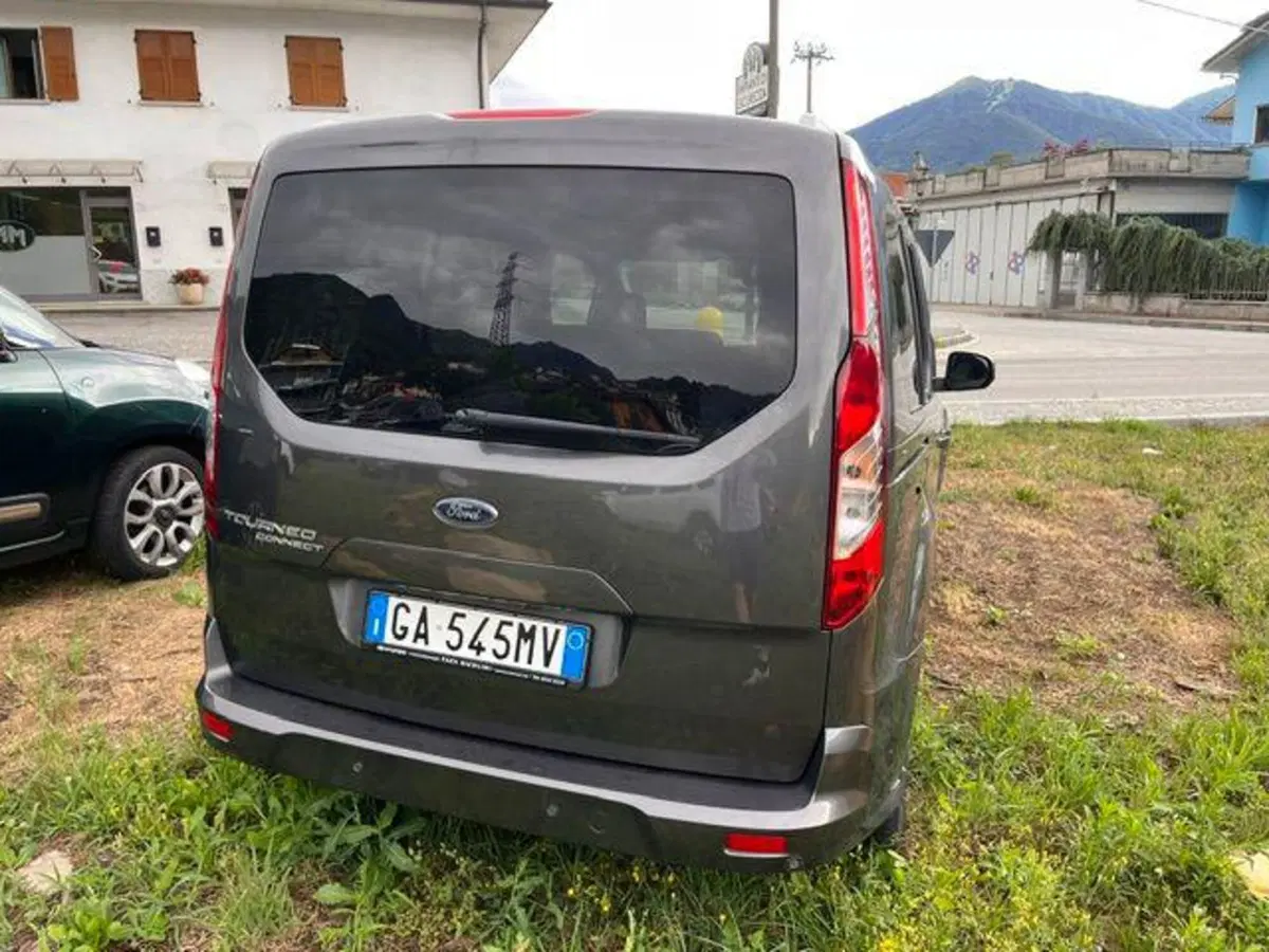 Ford C-Max usata a Verbano Cusio Ossola (9)