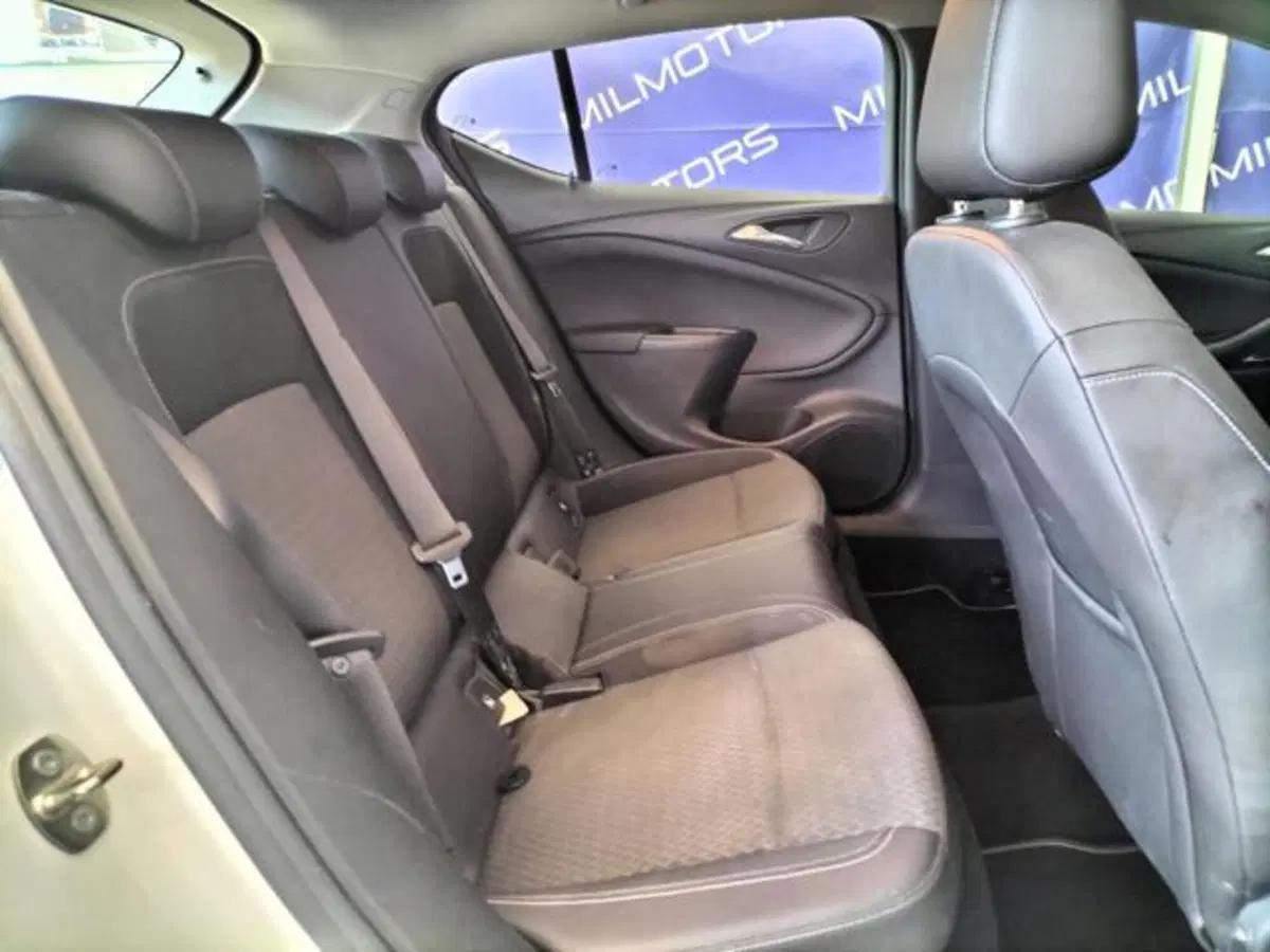 Opel Astra usata a Messina (13)