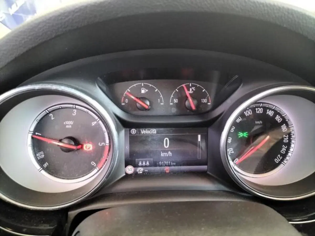 Opel Astra usata a Messina (14)