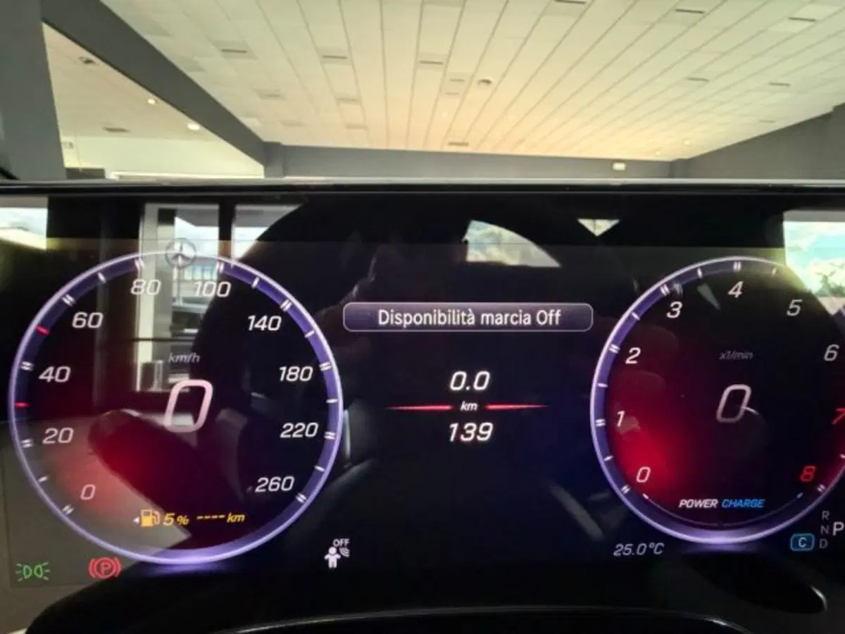 Mercedes-Benz CLA nuova a Potenza (8)