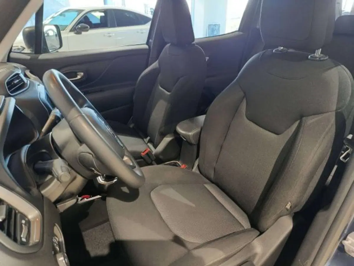 Jeep Renegade usata a Savona (13)