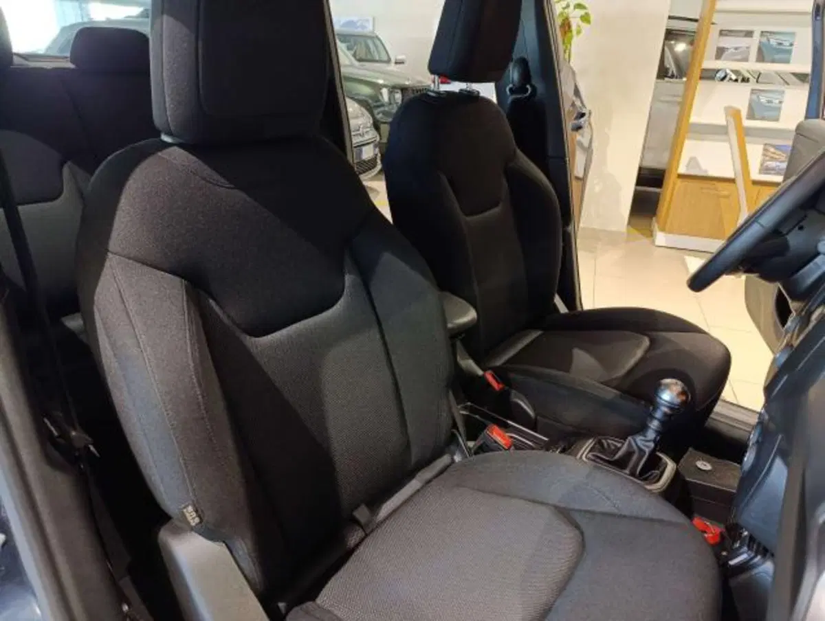 Jeep Renegade usata a Savona (14)