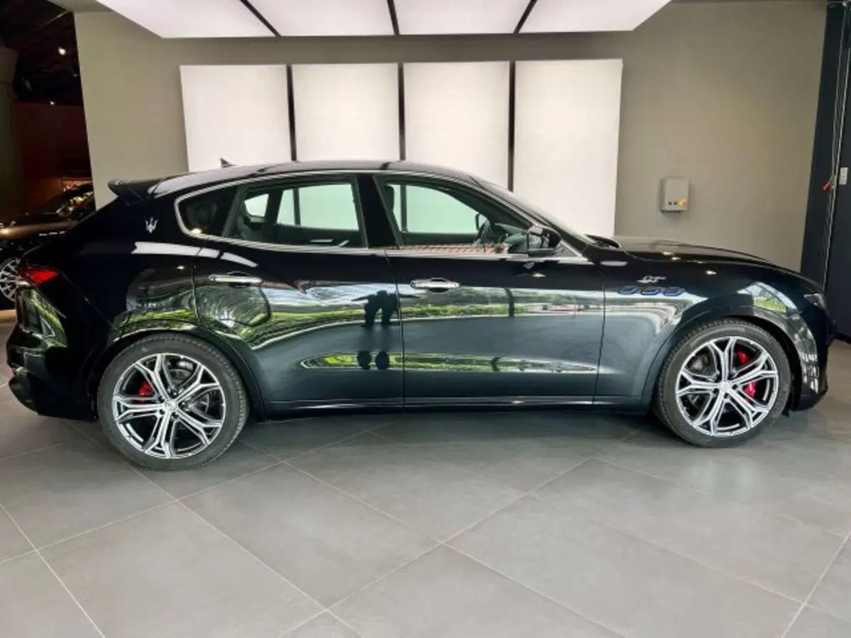 Maserati Levante usata a Torino (7)