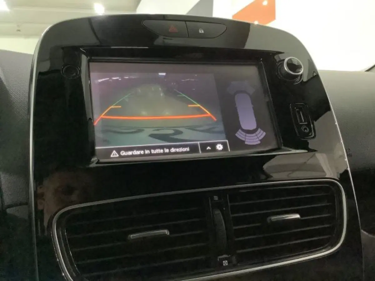Renault Clio Sporter usata a Catania (17)