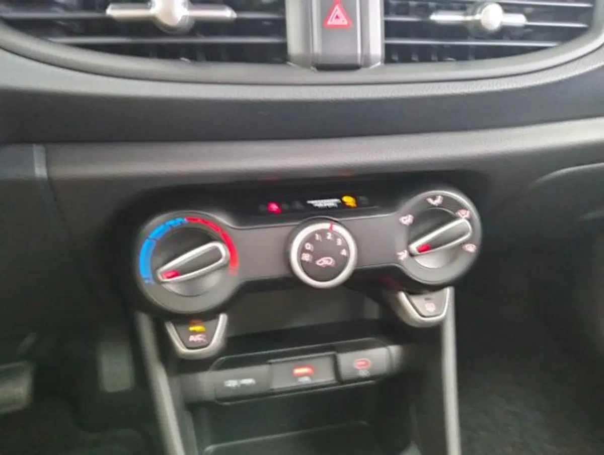 Kia Picanto usata a Como (19)