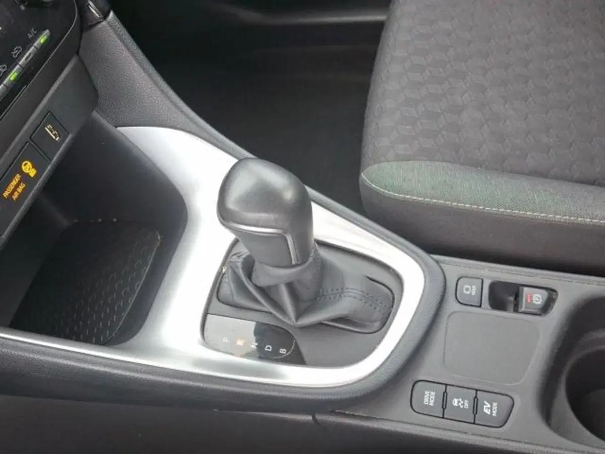 Toyota Yaris usata a Roma (16)