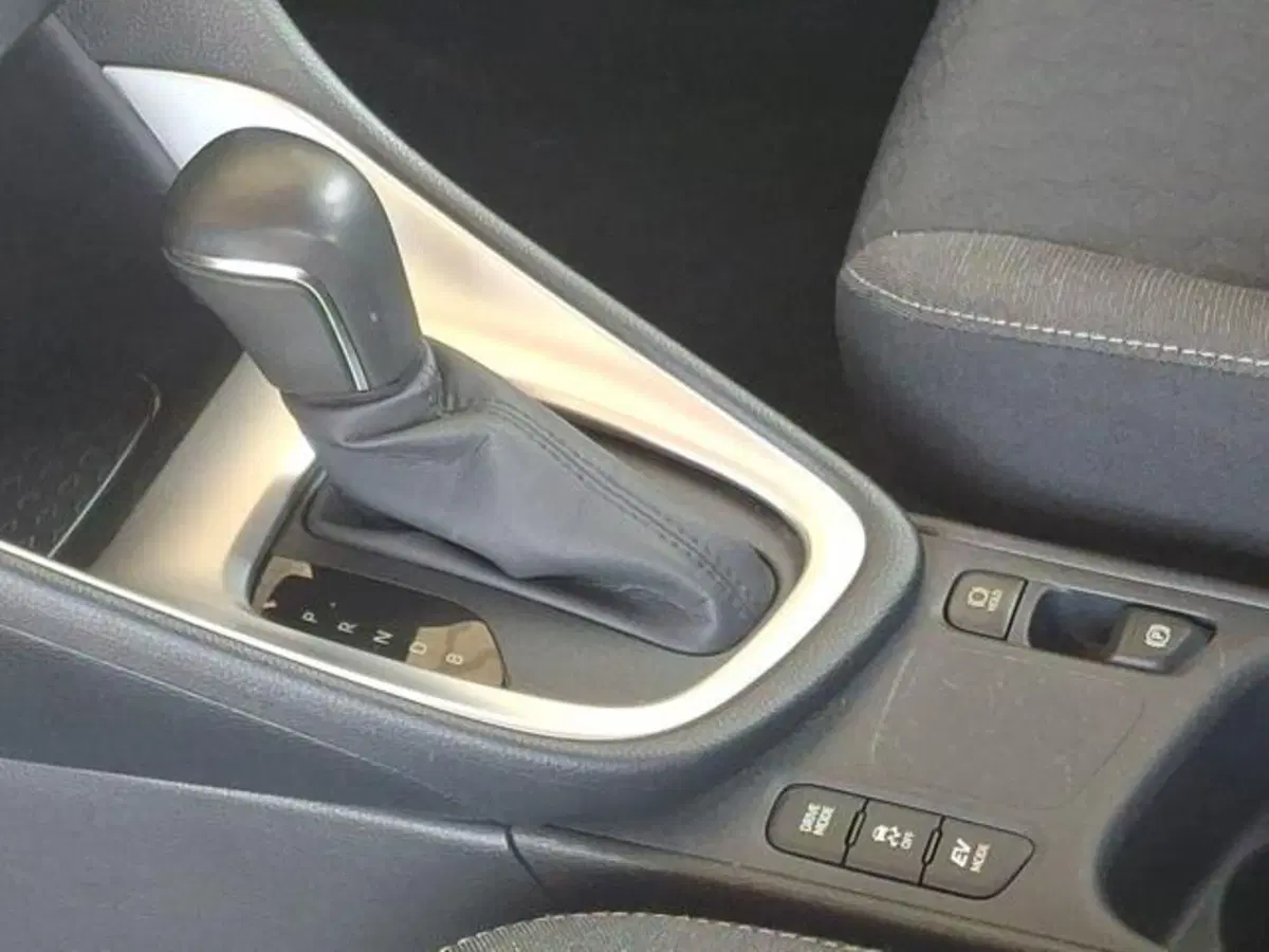 Toyota Yaris Cross usata a Roma (16)