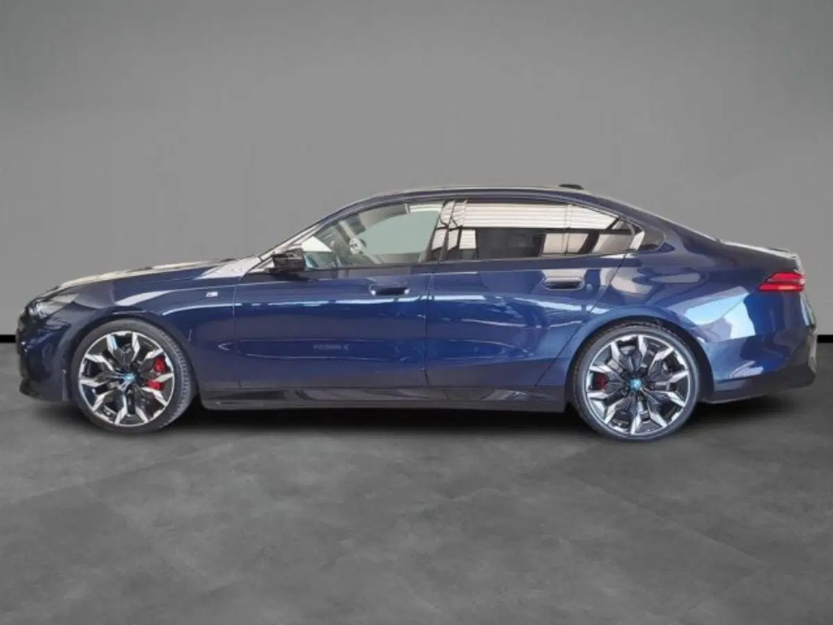 BMW i5 Touring usata a Verona (3)