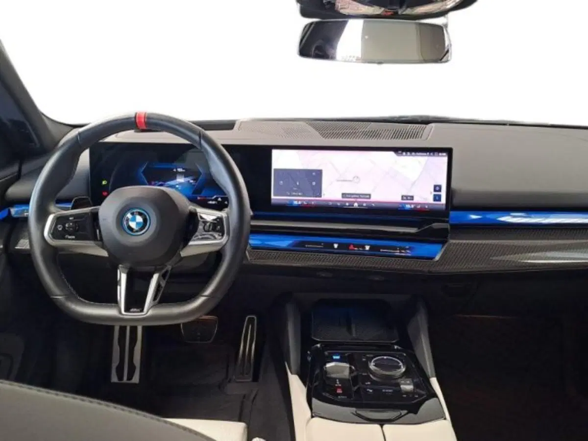 BMW i5 Touring usata a Verona (9)