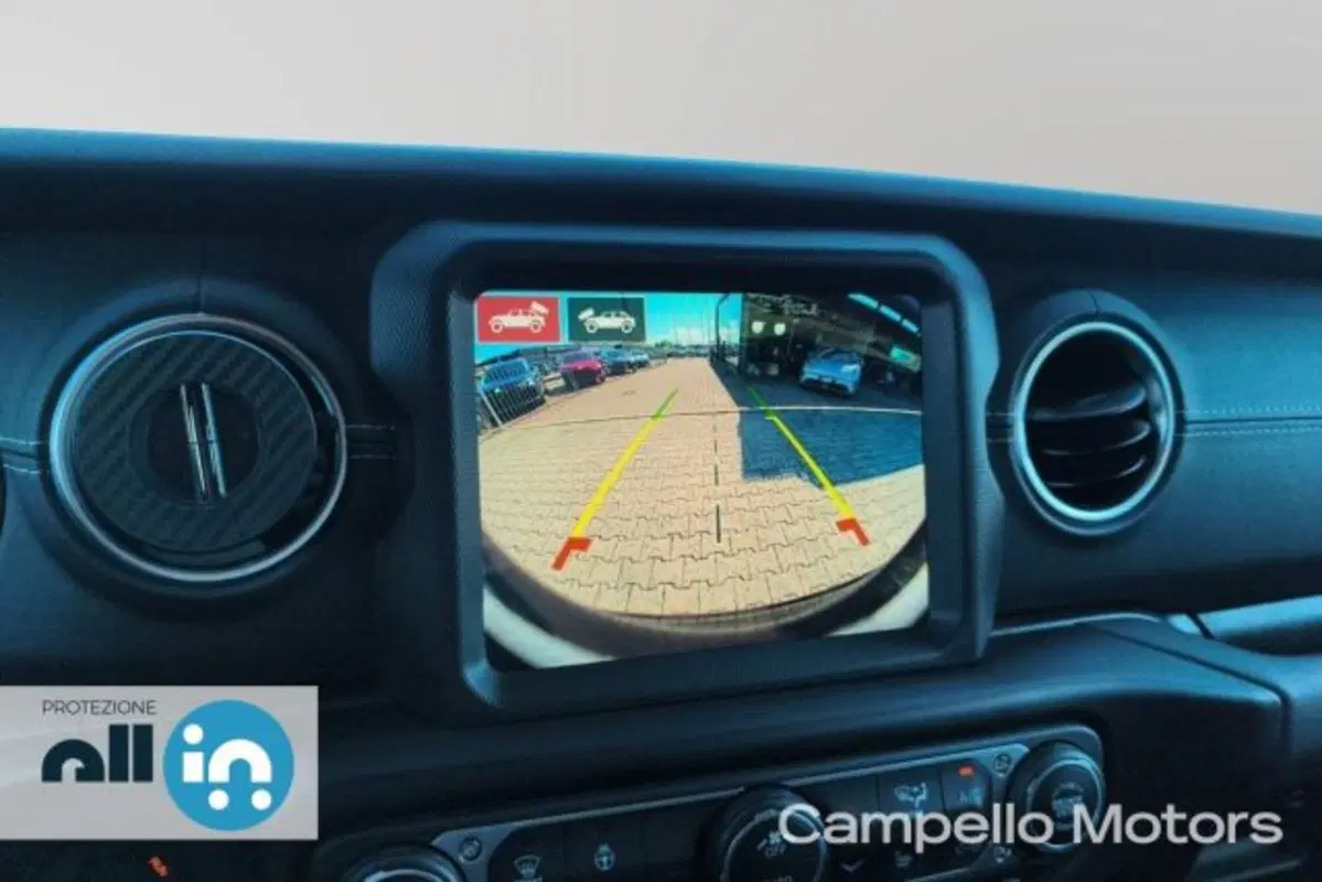 Jeep Wrangler Unlimited usata a Venezia (10)