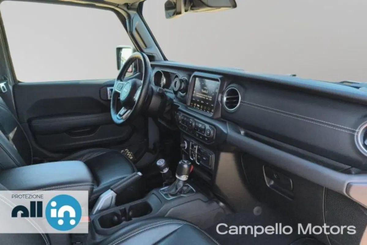 Jeep Wrangler Unlimited usata a Venezia (16)