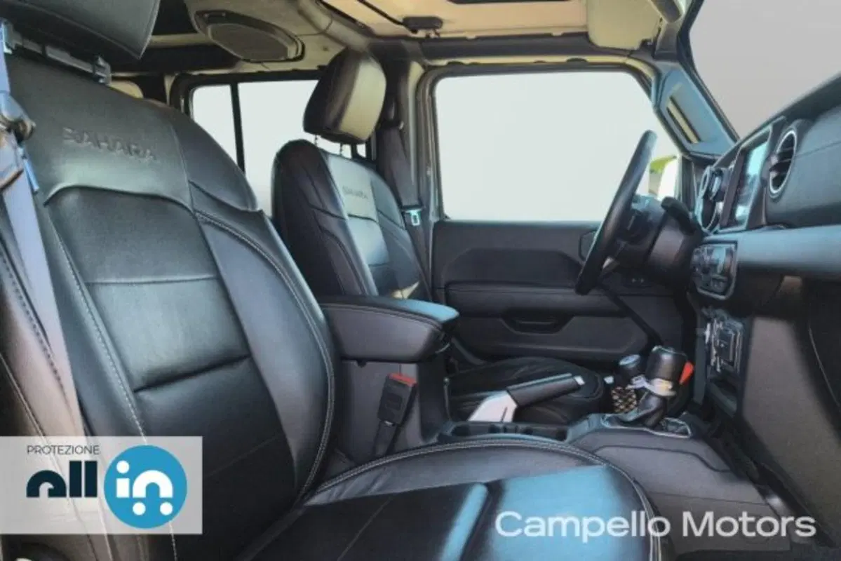Jeep Wrangler Unlimited usata a Venezia (17)