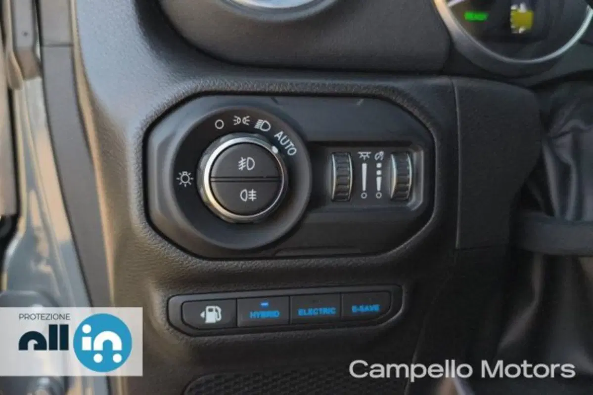 Jeep Wrangler Unlimited usata a Venezia (19)