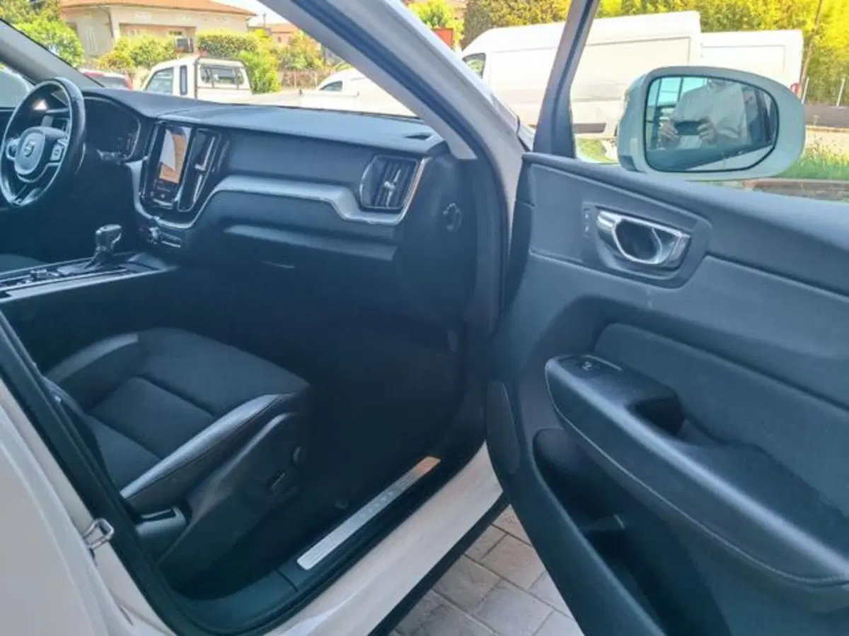 Volvo XC60 usata a Pisa (12)